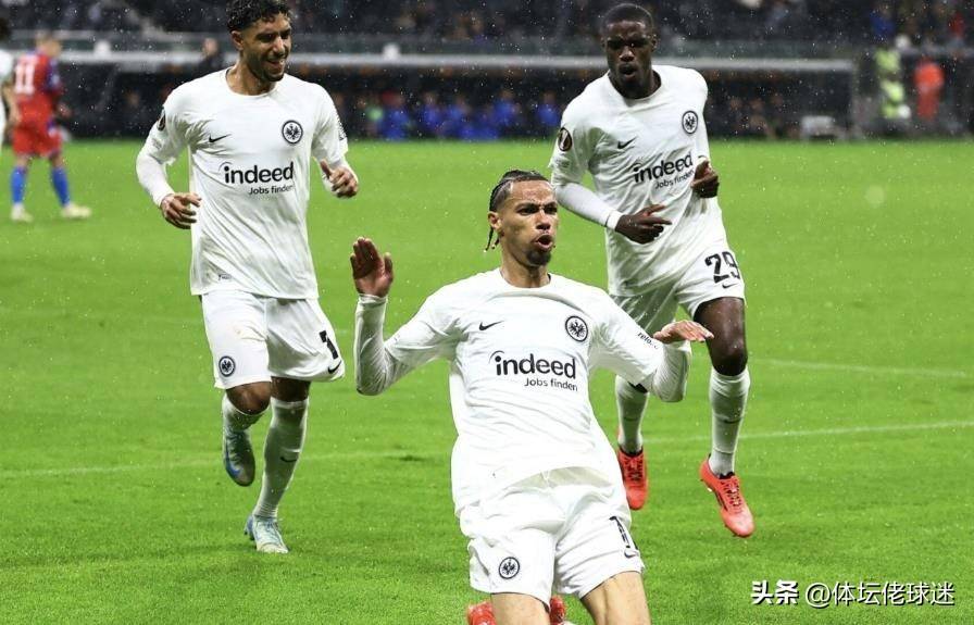 引援眼光毒辣！又一位身价破亿前锋，这家德甲豪强成为“新黑店”