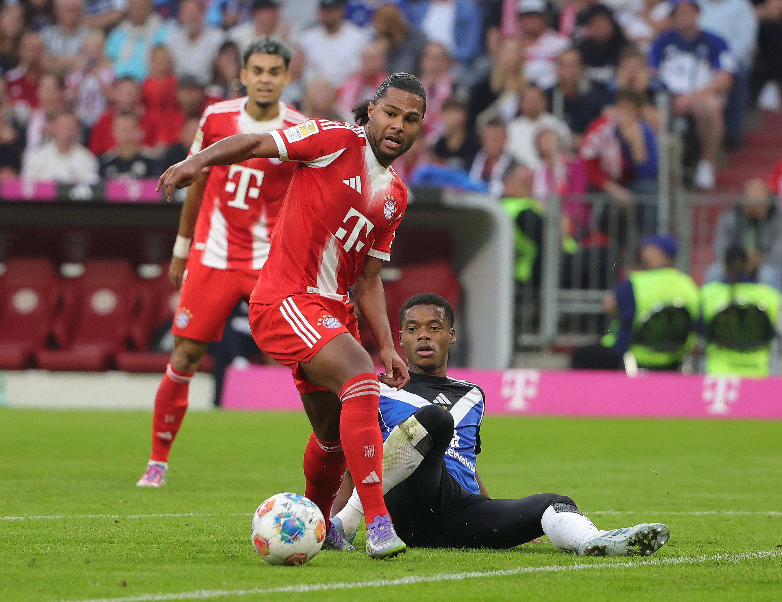 （体育）足球——德甲：拜仁胜汉堡